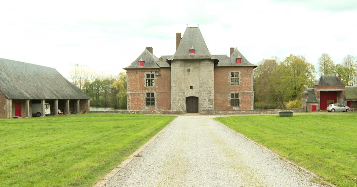 Le château de Fernelmont, un bel endormi....