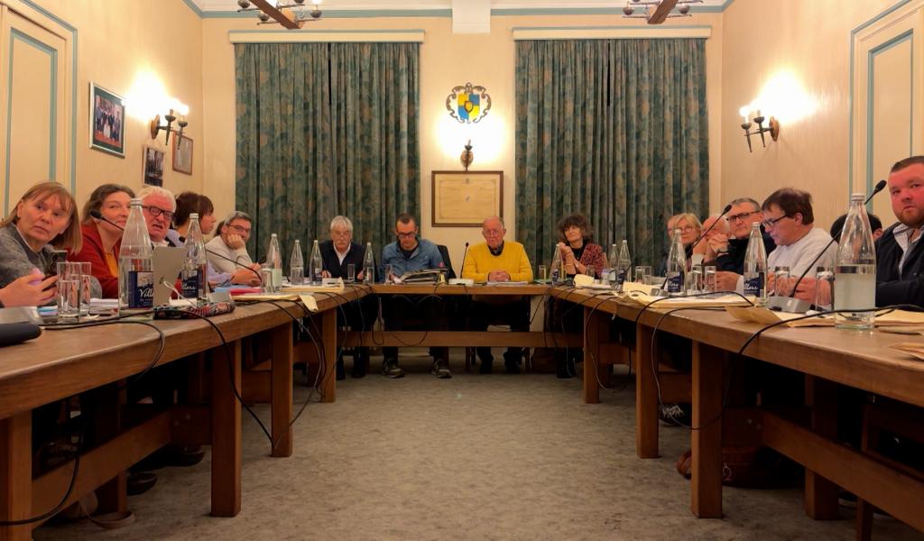 À Couvin, un budget sous tension et des projets structurants adoptés à l’unanimité