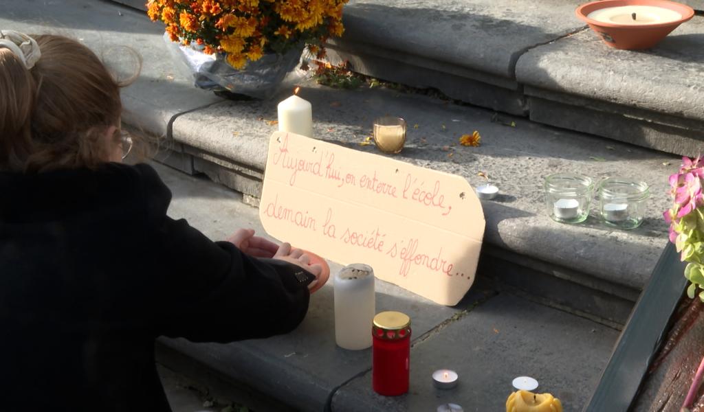 Hommage funéraire : les profs réunis autour de la dépouille de l'enseignement