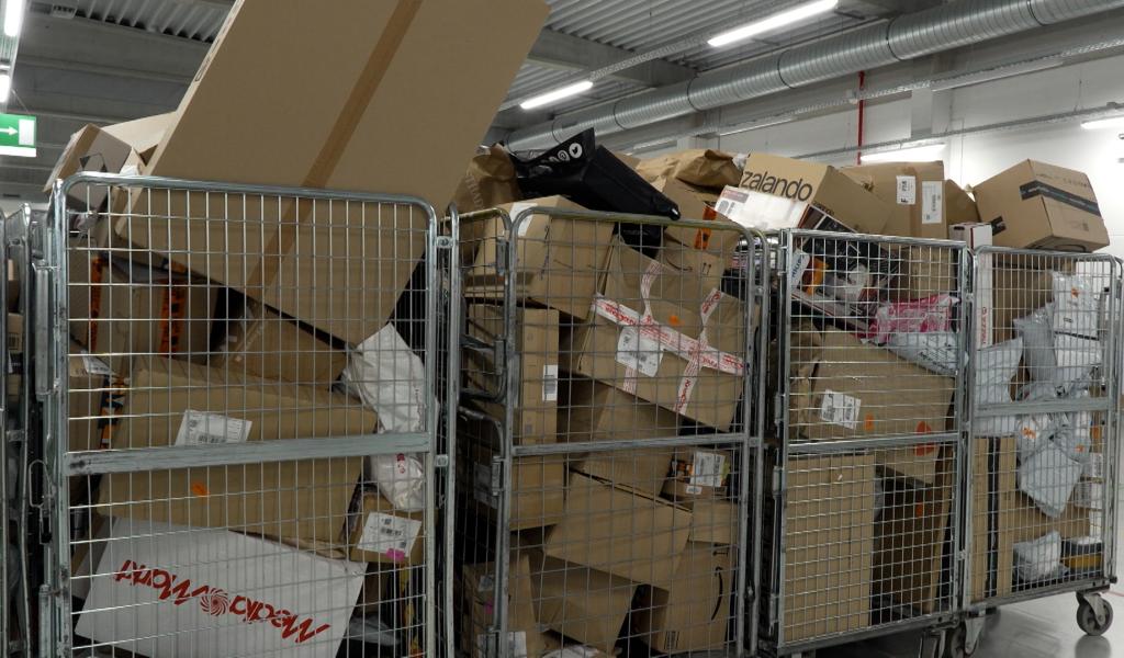 Plus de 6 000 colis de Noël quotidiens au centre de tri d'Andenne