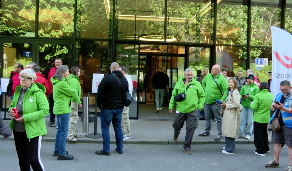 Bpost: action syndicale devant le casino de Namur