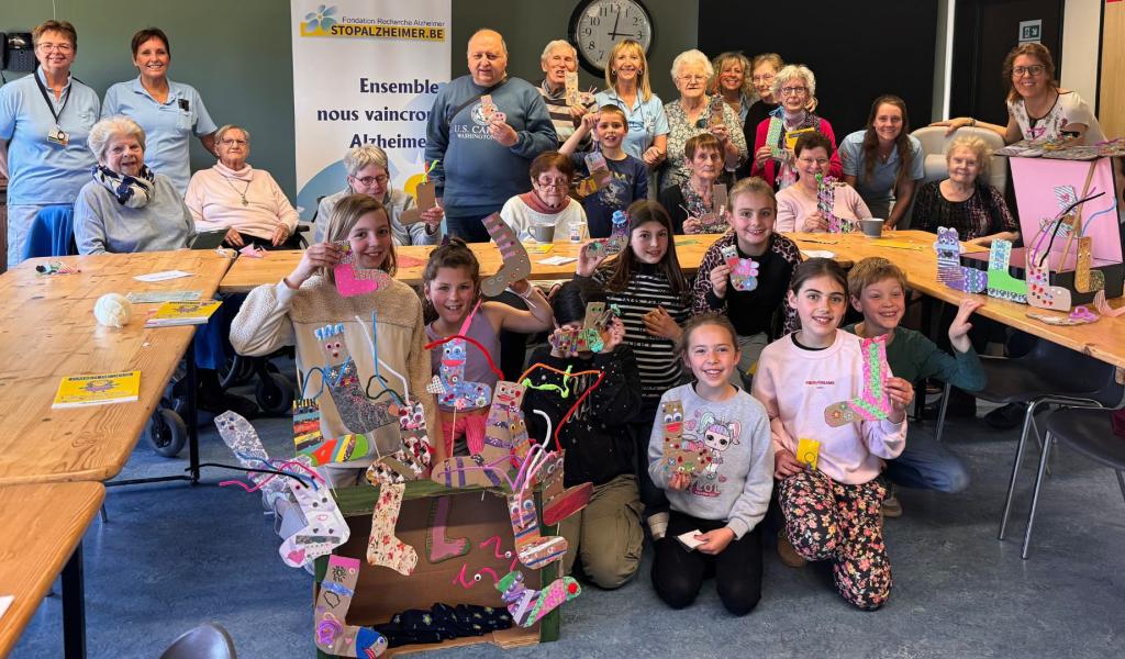 À Éghezée, des chaussettes contre Alzheimer tricotent du lien entre générations