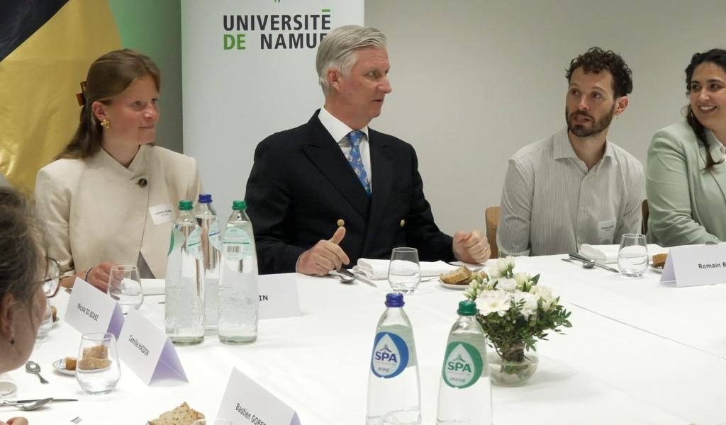 Namur : le Roi à la rencontre des futurs enseignants