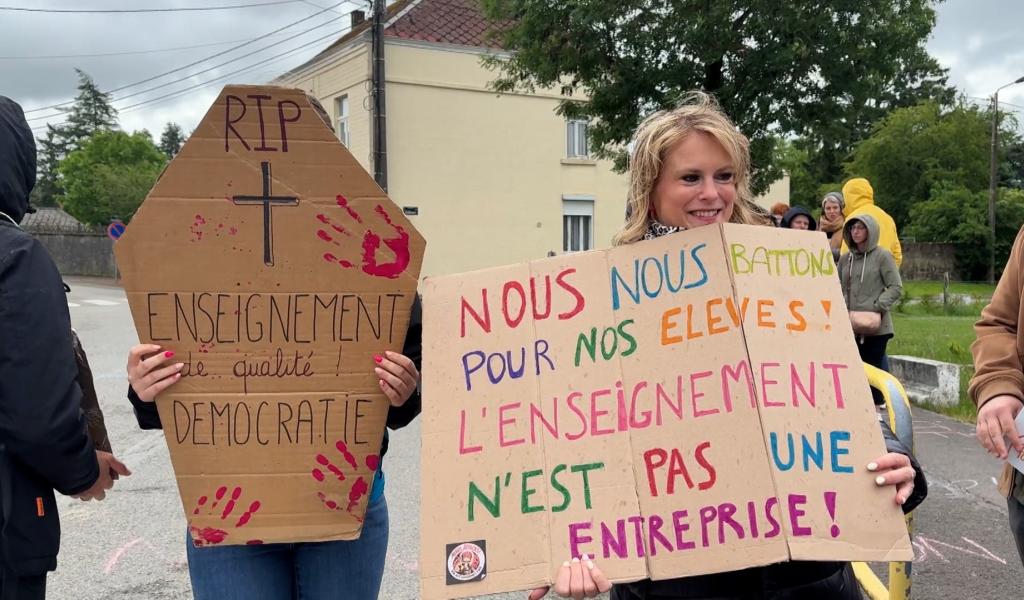 À Philippeville, les enseignants des deux écoles se mobilisent avant le vote sur l’enseignement