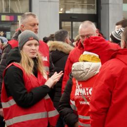 Un millier de manifestants dénoncent les mesures de l'Arizona qui détruisent les services publics