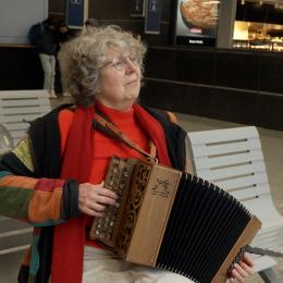 L'accordéon du bonheur en gare de Namur