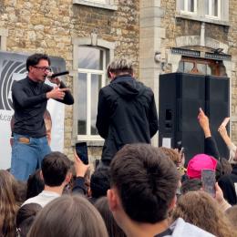 Le rappeur Tussy enflamme la cour de l'ISM de Pesche