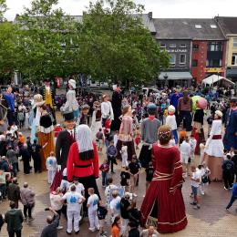 Les géants d'Auvelais en fête