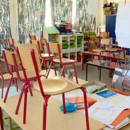 Fortes chaleurs : plusieurs écoles suspendent les cours