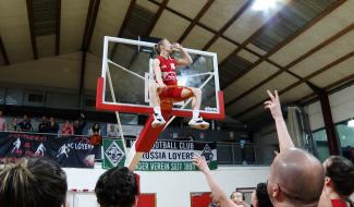 P1 : Les joueuses de Loyers offrent un doublé Coupe-championnat à leur coach