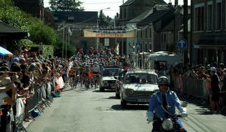 Incroyable succès de foule pour la 12ème Vieille Boucle Lustinoise