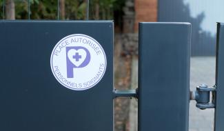 Des places de parking pour les personnels soignants