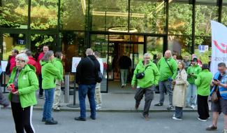 Bpost: action syndicale devant le casino de Namur