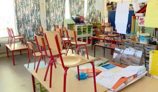 Fortes chaleurs : plusieurs écoles suspendent les cours