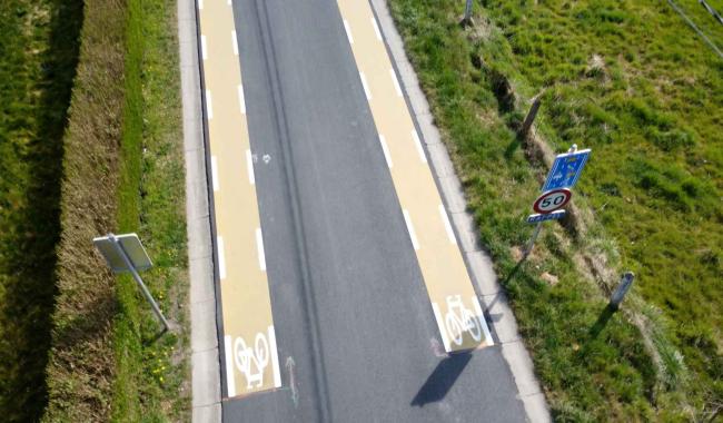 Floreffe: une chaussée à voie centrale rue de Spy