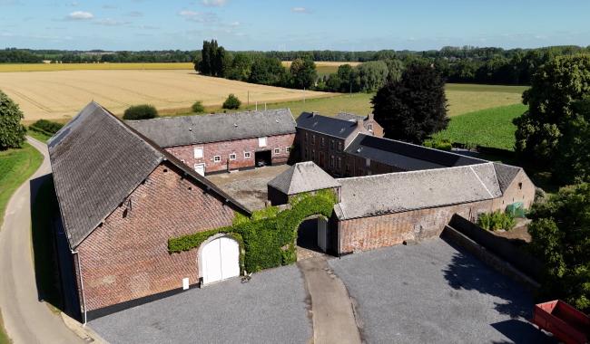 Lieux insolites du Namurois (7) : la ferme de Nevaucourt, lieu de sorcellerie à Cortil-Wodon