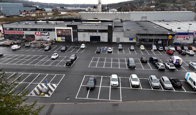 L'expresso de ce mardi 7 octobre: contrôles de police, projet éolien à Fosses-la-Ville, projet commercial refusé et route accessible à Floreffe