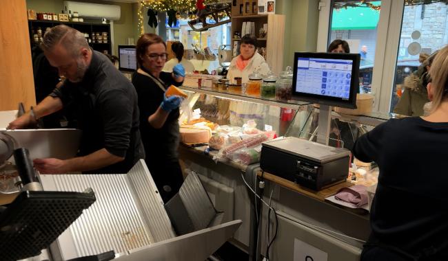 Fêtes de fin d’année - Ce commerce de Philippeville quadruple son effectif pour répondre à l'affluence