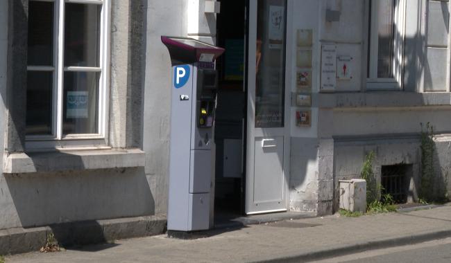 Le stationnement dans le centre passe au rouge