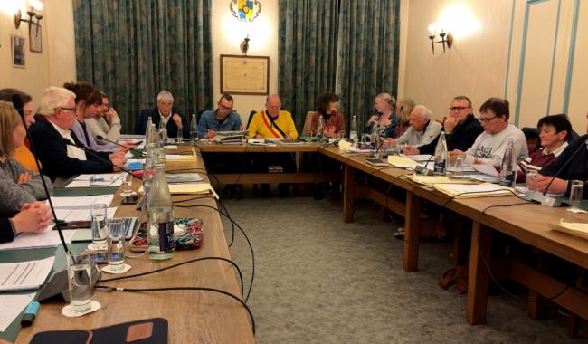 Budget communal 2026 : Couvin mise sur l’équilibre et des investissements ciblés