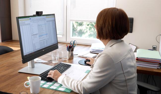 De plus en plus de femmes se lancent dans l'entrepreneuriat mais il subsiste des freins importants