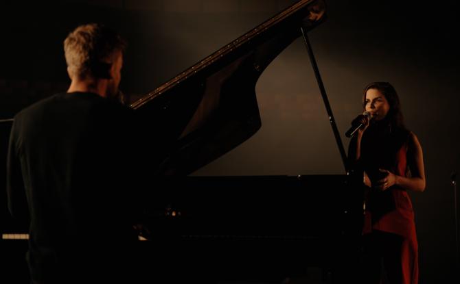 Delta : Charlotte et Théophile font brûler "Le feu de tes yeux"