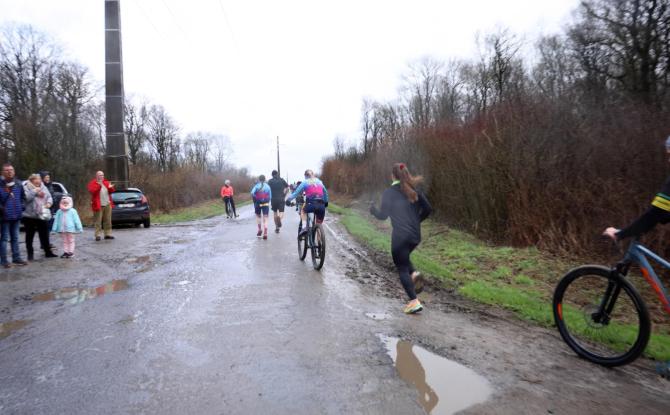 Le Tri4phil à la fête pour son premier run and bike du Challenge Cerfontaine à Philippevillle