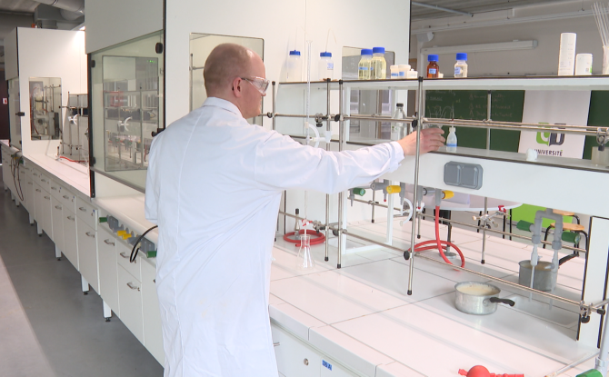 UNamur : À l'occasion de ses 50 ans, le Département de chimie inaugure de nouveaux locaux