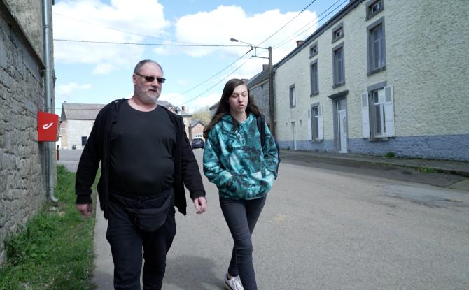 Á Surice, à cause de la pénurie de chauffeurs de car, Danielle a raté l'école durant un mois