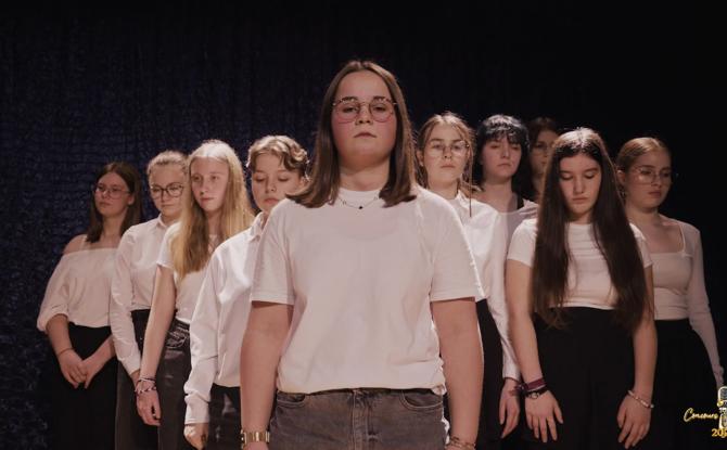 À 15 ans, Lily remporte un concours de Slam à Bruxelles