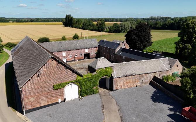 Lieux insolites du Namurois (7) : la ferme de Nevaucourt, lieu de sorcellerie à Cortil-Wodon
