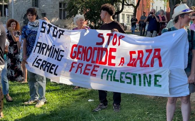 "Stop au génocide à Gaza!"