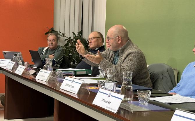 Philippeville : un conseil communal marqué par le dossier Commune–CPAS et un PST contesté