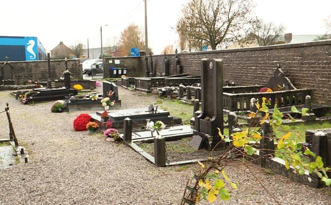 Cimetières : un projet pilote wallon démarre à Florennes et Philippeville