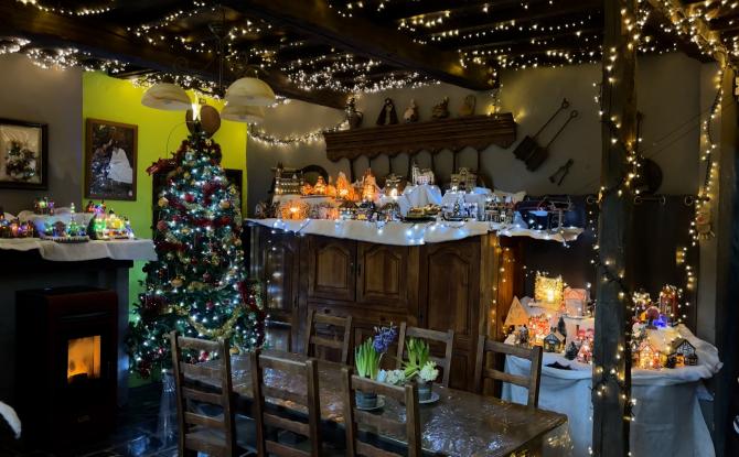 Philippeville - Plus de 140 maisonnettes illuminent chaque hiver une maison à Fagnolle