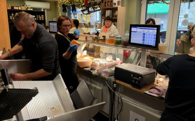 Fêtes de fin d’année - Ce commerce de Philippeville quadruple son effectif pour répondre à l'affluence