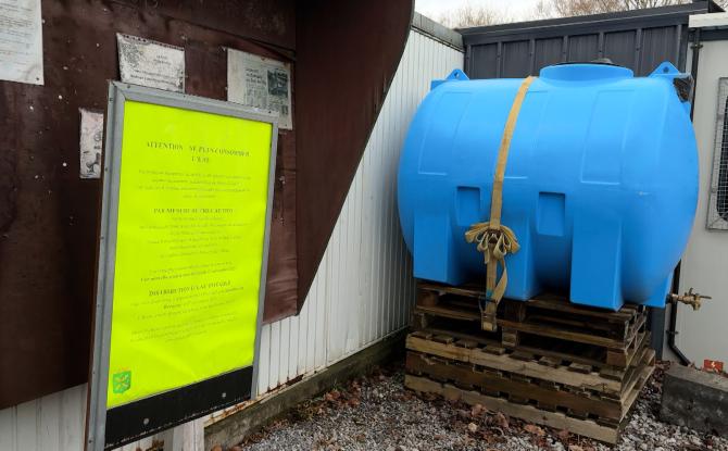 Eau impropre à la consommation au Domaine de la Forêt : les habitants dans l’attente