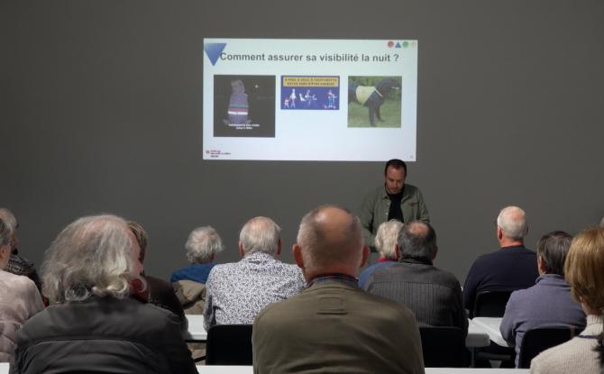 Code de la route: une remise à niveau pour les aînés