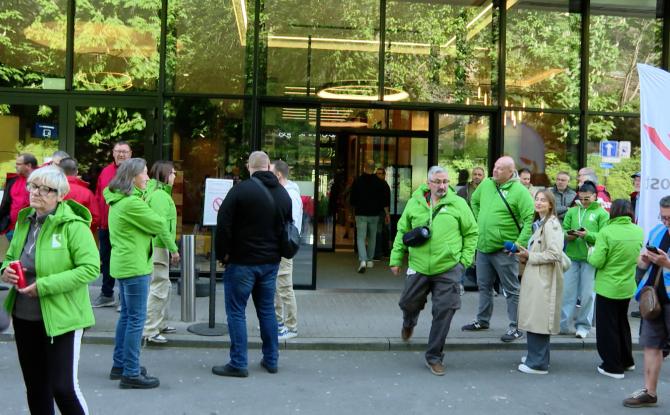 Bpost: action syndicale devant le casino de Namur