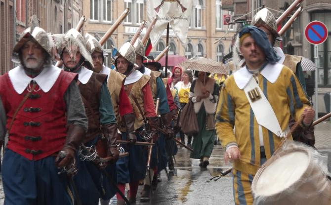 Namur : le folklore à la fête malgré une nouvelle redevance communale
