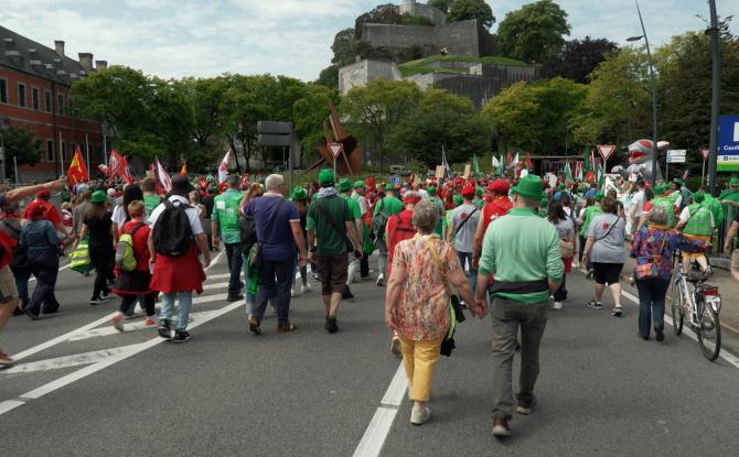 Des milliers de travailleurs dans les rues à Namur contre les restrictions budgétaires de la majorité MR-Engagés